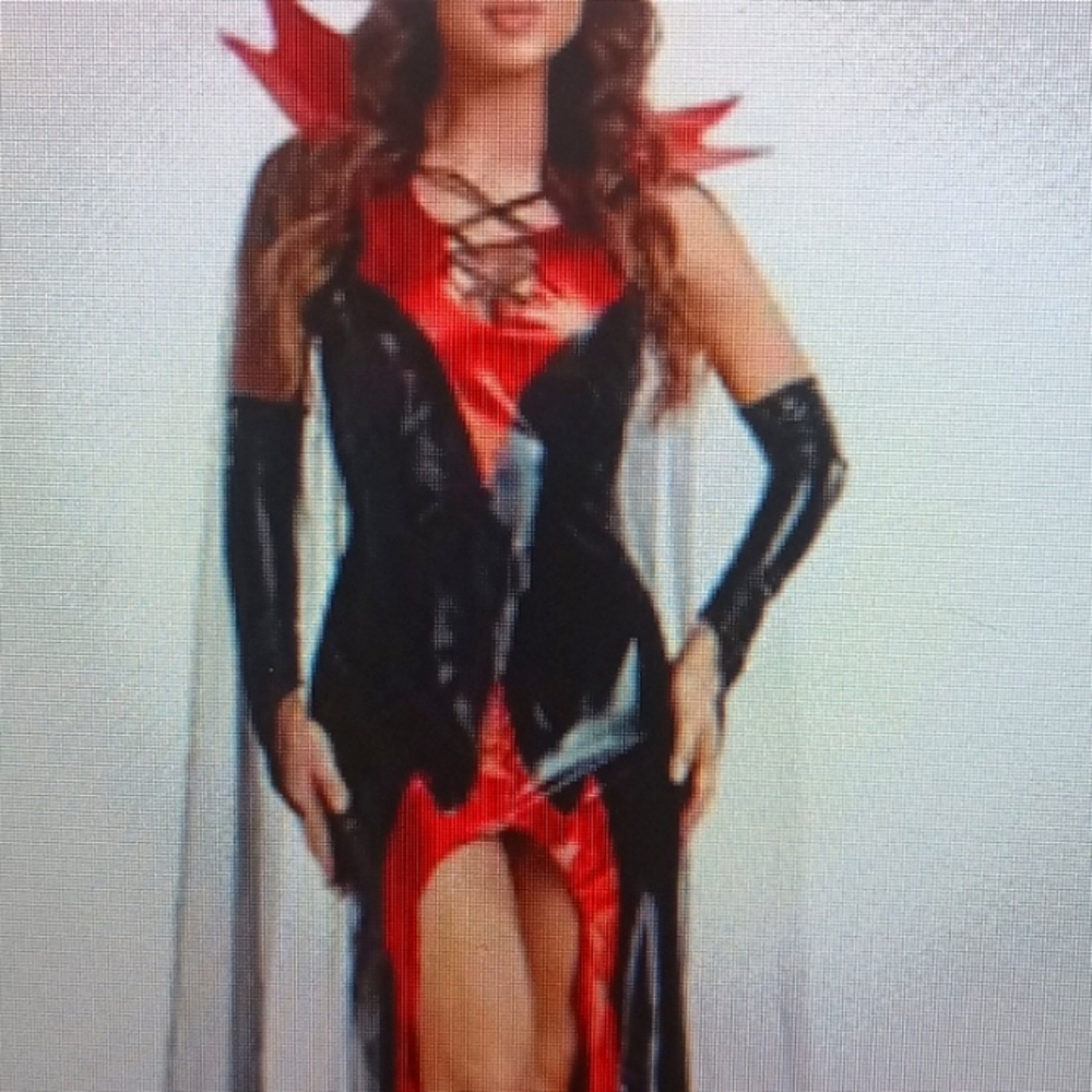 Vampire Costume - Picture 2 of 6